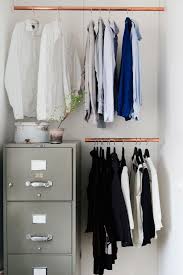 1001 Rangements Malins Pour Trouver La Meilleure Idee Dressing Adaptee A Tout Espace Faire Un Dressing Idee Dressing Barre De Penderie