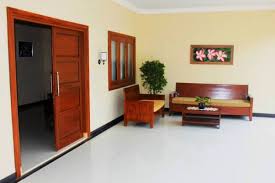 Untuk memberikan nilai estetika dan nilai seni pada bagian depan rumah anda, maka anda dapat membuat kolam ikan mungil atau taman mini untuk melengkapi teras rumah minimalis anda. 97 Model Dan Desain Teras Rumah Minimalis Sederhana Tapi Modern
