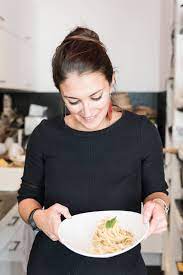 Sie brauchen nur eine pfanne und ein paar minuten, um das abendessen zu kochen! Aufstieg Der Supper Clubs Warum Diese 3 Privatleute Fur Fremde Kochen
