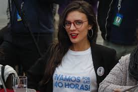 Por lo tanto, hemos pensado en la posibilidad de realizarlo y el diputado amaro labra nos propuso realizar un concierto, explicó camila vallejo, según consignó la cuarta. Encuesta Pulso Ciudadano 51 1 Prefiere El Proyecto De 40 Horas De Camila Vallejo Y Karol Cariola