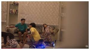 Tak lama lagi, ia akan pindah dari apartemen ke rumah baru yang. Ruben Onsu Temukan Grup Whatsapp Penghina Betrand Peto Siap Kumpulkan Nomor Dan Lapor Polisi Surya