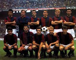 I rossoblù in posa all'interno del . Bologna Football Club 1969 1970 Wikipedia
