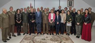 Organiza tus defensas y repele todas las oleadas de enemigos sedientos de sangre. Delegacion De Defensa Cumple 25 Anos El Diario Montanes