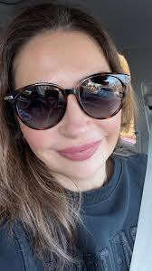 The “Retinol Sandwich” helps reduce irritation by buffering retinol between  two layers of serum/moisturizer., This slows penetration + keeps the skin  barrier happy while you build tolerance 🤝✨, ...