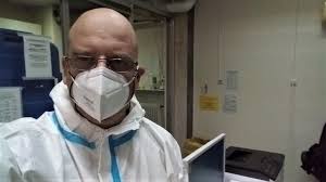 Το ιπποκράτειο διαθέτει τεχνολογικά προηγμένες εγκαταστάσεις εντατικής θεραπείας, ενώ παράλληλα παρέχει ένα ευρύ φάσμα ιατρικών και διαγνωστικών εργαλείων. Ellada Xa8hkan Giatroi Sth Maxh Me Ton Korwnoio Sokarei H Anarthsh Synadelfoy Toys Sto Ippokrateio Omega Live