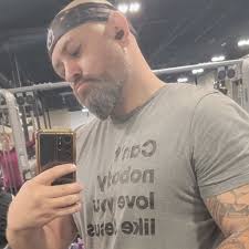 Hey I am Jordan. I'm 30, live in Oregon. Would love to connect and meet  some people! 🏳️‍🌈