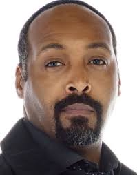 Jesse L. Martin is convinced you know nothing about Detective Ed Green, the  character he played