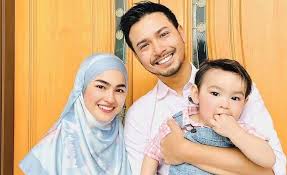 Begini kabar terbaru elfira loy mantan pacar baim wong. Family Elfira Loy Rozita Che Wan Zain Saidin Facebook