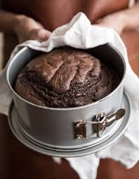 Gateau Au Chocolat A La Creme Pour 8 Personnes Recettes Elle A Table Recette Recette Recettes De Cuisine Gateau Chocolat