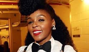 Monae Robinson's Instagram, Twitter & Facebook