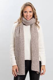 Eins der beliebtesten basics von apu kuntur. Damen Alpaka Kleidung Und Accessoires Bellepaga