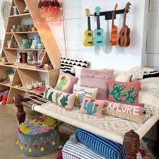 All Things Bright Happy Over In Houston Today Store Interiors Home Homedecor Pillows Homegoods Fav Ideias Para Decorar Decoracao Fachadas De Lojas