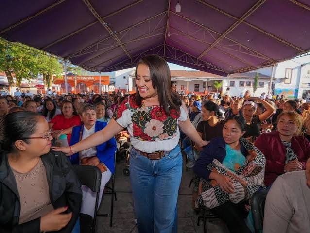 La Jornada - Gladyz Butanda entra a contienda de Morena por Michoacán