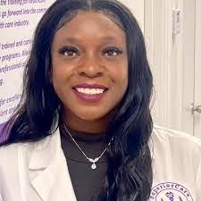 Donna Luckett's Instagram, Twitter & Facebook