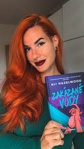 Ľudia dočítala som a bude mi smutno, čo vám poviem 🥹, Myslela som si, že  kniha bude až presýtená smutom lenže nie. Aspoň pre mňa 😄 Všetko sa krásne  dopĺňalo. , Ak ste už čítali ako sa vám páčila ? Vy ...