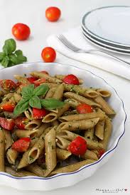 La Pasta Fredda Con Pesto Pomodorini Olive E Capperi E Un Primo Piatto Fresco E Gustoso Ideale Per Un Pranzo Estivo Leggero Pasta Fredda Pomodorini Ricette