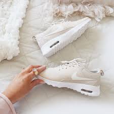 Maybe you would like to learn more about one of these? Nike Air Max Thea Beige Weiss Foto Bella Adele Instagram Nike Air Max Nike Air Max Thea Nike Thea