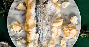 Poisson En Croute De Meringue Salee Frisee Sautee Et Beurre Monte Au Citron Zeste Recipe Food Cheese Camembert Cheese