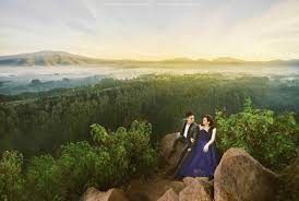 Kalau kamu berminat foto prewed di ibukota jawa barat ini, maka bacalah artikel ini hingga tandas. Ingin Prewedding Di Bandung Cek 10 Tempat Keren Ini