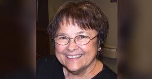 Freida Howe's Instagram, Twitter & Facebook