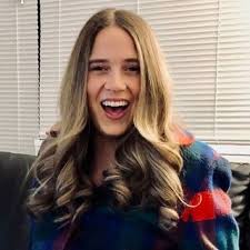 Claire Holmberg's Instagram, Twitter & Facebook