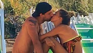Nelle ultime settimane molti giornali hanno parlato di una nuova relazione sentimentale dell'uomo con un personaggio molto conosciuto. Raimondo Todaro Ritrova L Amore Dopo Francesca Tocca Ecco Chi E