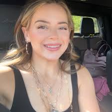 It's officially my favorite time of the year and I can't stop making spooky  recipes 👻 Tonight I made wasabi ginger brined green radishes! I love green  radishes the color almost looks