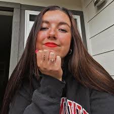 Libby Middleton's Instagram, Twitter & Facebook