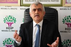 Böylece gergerlioğlu'nun dokunulmazlığı kaldırılmış ve milletvekilliği düşürülmüş oldu. Hdp Li Omer Faruk Gergerlioglu Parti Kapatabilirler Yeni Bir Partiyle Geri Geliriz Evrensel