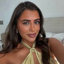 We took LOOKFANTASTIC.COM to Coachella! 🌴🎡 Partnering with Oh Polly, we  transformed a villa in Palm Springs for a two-day event to prepare some of  the UK and US's top influencers for