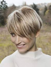 Les Coupes Courtes Qui Rajeunissent Coupe De Cheveux Coiffures Cheveux Courts Cheveux Courts