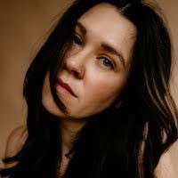 Iris Hollis's Instagram, Twitter & Facebook