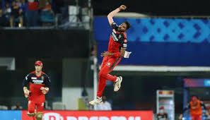 His weight is approximately 67 kg. Mohammed Siraj Bowls First Maiden Over Of Ipl 2021 Snaps Saha S Wicket In Rcb Vs Srh Game