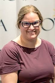 Beth Rossman's Instagram, Twitter & Facebook