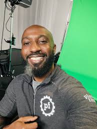 Yessirrr working hard, smart, and PASSIONATELY!! 💪🏾😁 Today was an  awesome Satellite Media Tour 📡 at the National Press Club to spread the  word of the @planetfitness PERKSFEST!!! 🎉🎊👏🏾 20+…