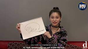 Eng Sub 200403 Itzy Dispatch Itzy S Signatures Are Made Like This Yeji And Ryujin Youtube