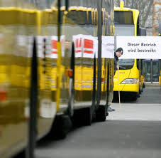 Tarifstreit bei der bahn : Streik In Nrw Busse Und Bahnen In Nrw Stadten Stehen Still Bilder Fotos Welt