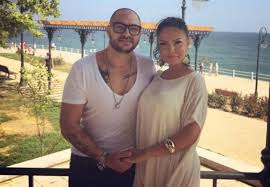 Au fost surprinși de paparazzii în timp ce. Andreea Mantea Batuta De Cristi Mitrea M A Lovit Si Insarcinata Deeascumpik
