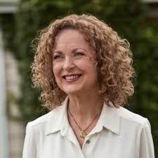 One year ago I started a new adventure Ellevest! It's been the most…