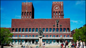The bells in oslo city hall play every hour som 7 a.m. Das Osloer Rathaus Buildings Monuments Oslo Norway
