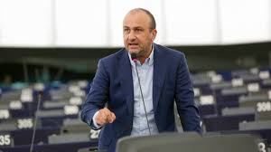 «ο γιώργος παπαδάκης θα παρεμβαίνει και θα είναι μαζί μας. Dhmhtrhs Papadakhs Brief