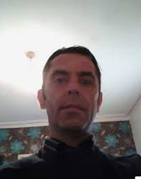 Hi everyone!I hope this post will be approved.I am looking for a man called  Daniel Ronald Charles Bonnet who is 42 years old and he has a mother called  Linda.She is in