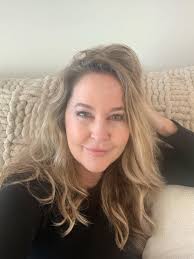 Waves! Hair & ocean.