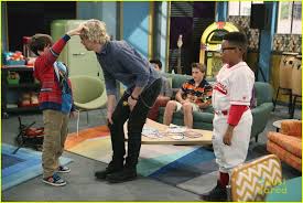 Résultat de recherche d'images pour "ally's dad on austin ally"