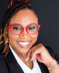 Cassandra Edwards's Instagram, Twitter & Facebook