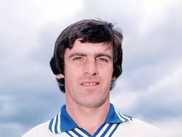 Peter Lorimer dead: Former Leeds and Scotland midfielder passes away aged  74