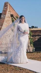 Your wedding look is not complete withouth the perfect accessories—a veil, wedding shoes, jewelry, and more. Buy Kim K Wedding Dress Cost Cheap Online