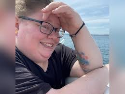 Amanda Coutu's Instagram, Twitter & Facebook