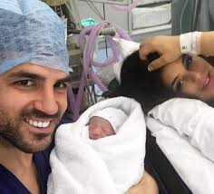 Cesc Fábregas da la bienvenida a su tercer hijo con Daniella Seeman