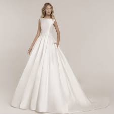 Brautkleider ► individuell & modern fürs standesamt oder die kirche kurz & lang + tolle zweiteiler verliebe dich hier in unsere vielfältige.brautkleider kollektion für moderne bräute. Pin Auf Brautkleider